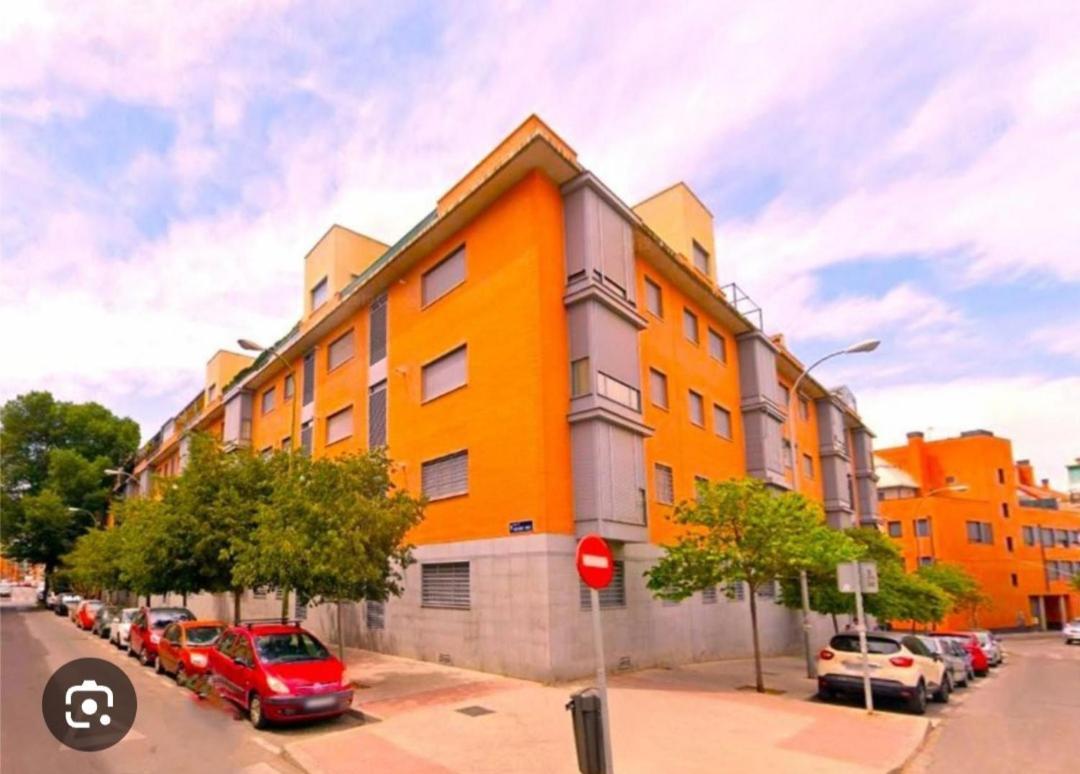 Habitacion Privada En Piso A 10 Minutos De Atocha Madrid Luaran gambar